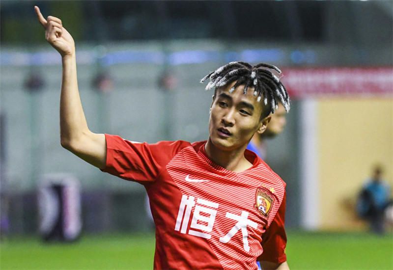 万博max官网-巴黎在比赛中受伤退赛，恒大主帅表示担忧！